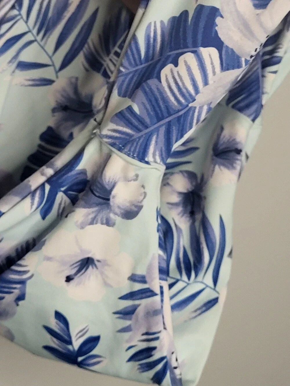 Frankies Bikinis Blue Tropical Floral Plunge Halter One Piece Swimsuit Sz Small